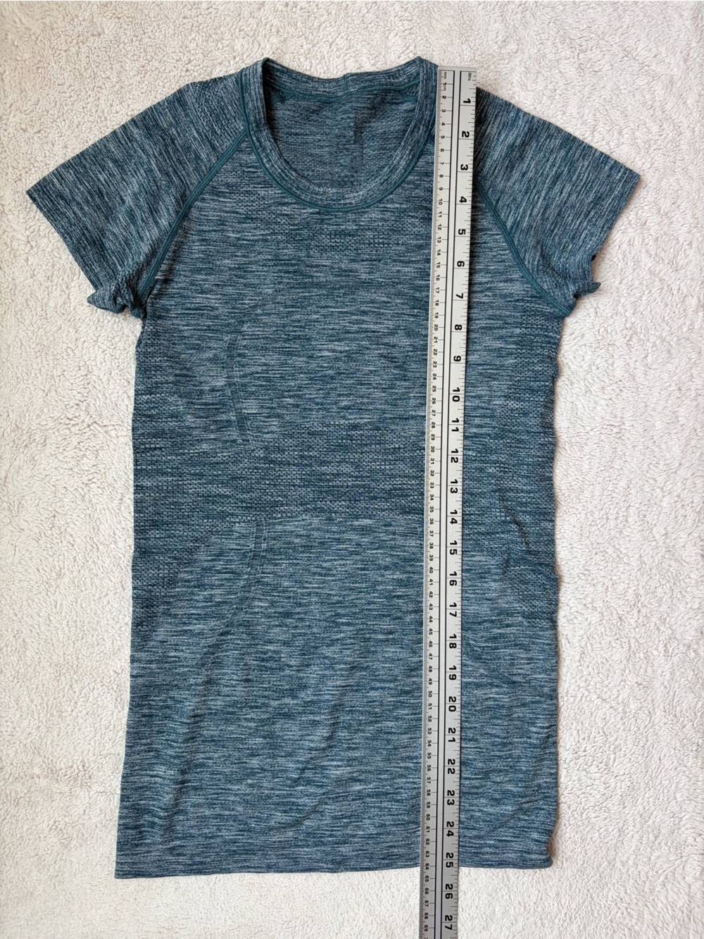 lululemon athletica Heathered Dark Green Short-Sleeve Swiftly Top Women Size 4 - Picture 5 of 6